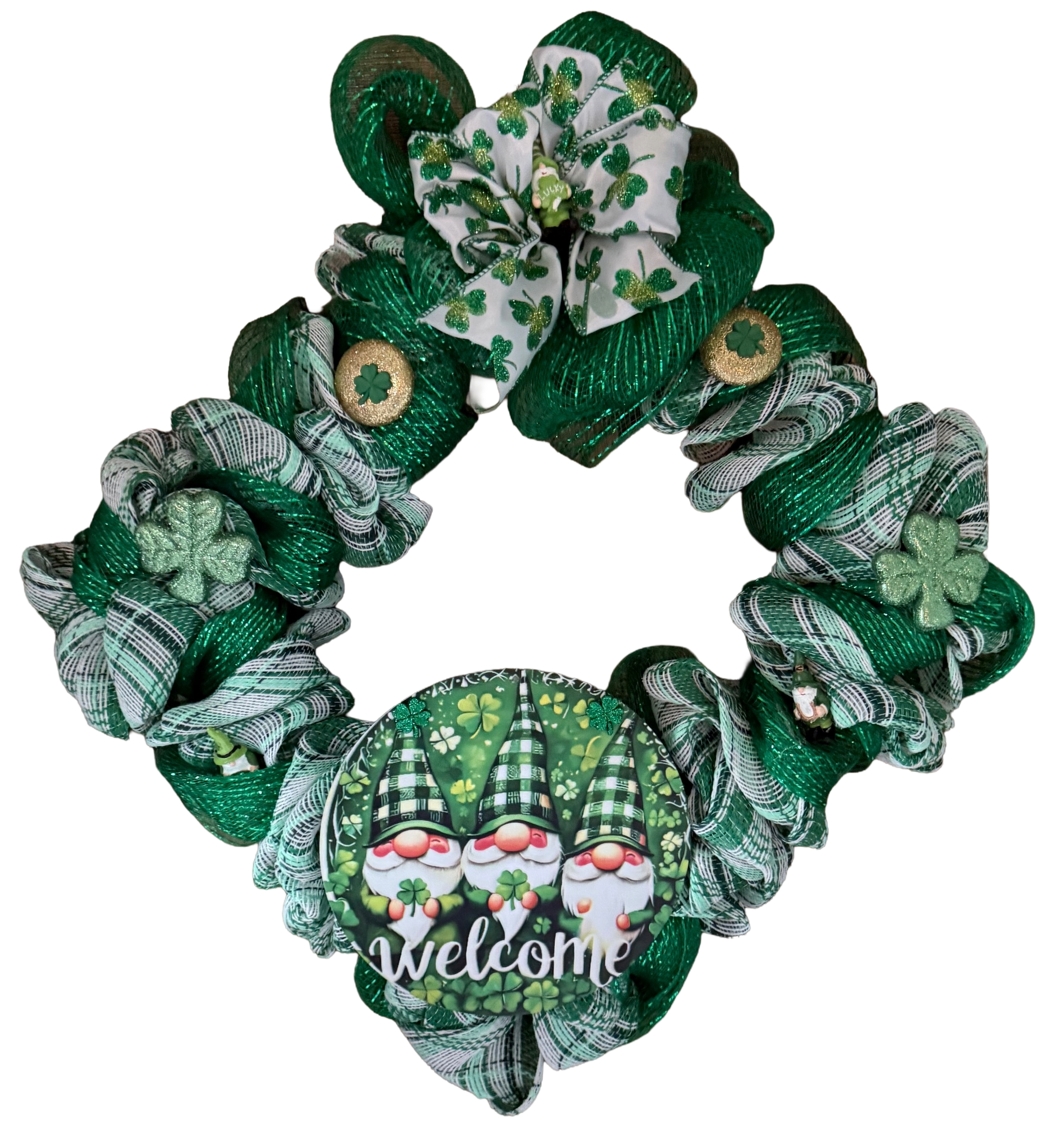 Decorative wreath with green and white pattern and 'Welcome' sign featuring gnomes.